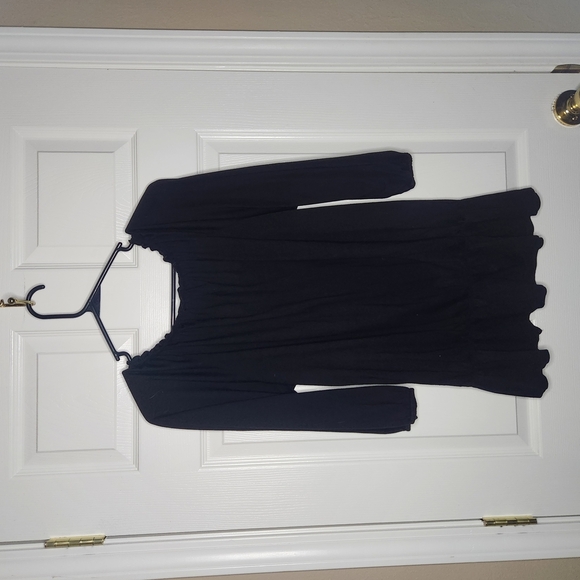 Black Long Sleeve Top - Picture 3 of 3